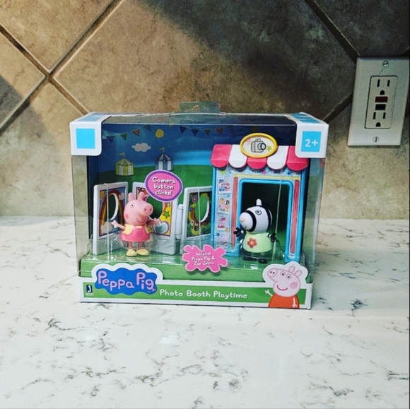 Peppa Pig Photo Booth Playset - Picture 1 of 4